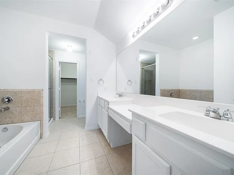 16323 Hillside Garden Ln — Photo 10