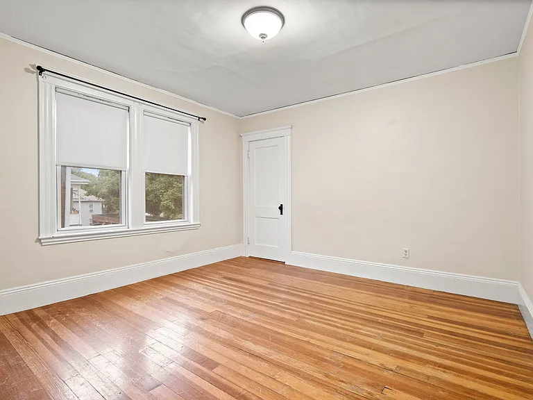 4 Chase St #2 — Photo 11