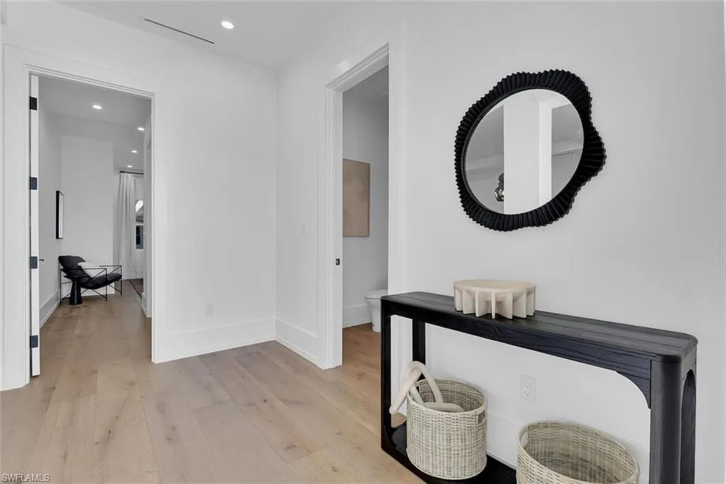 2 bed, 2.5 bath, 1704 sqft, $24,000 — Photo 3