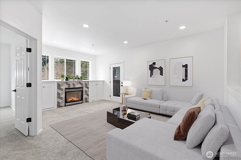 5th image of 107 164th Street S #3-402