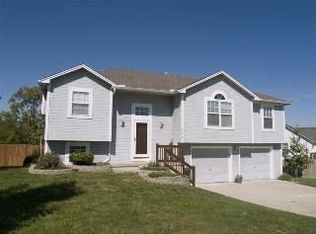 15620 Elm St, Basehor, KS 66007