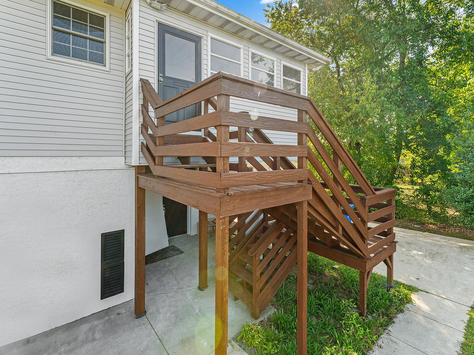 3 bed, 1200 sqft, $2,250 — Photo 4