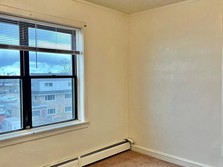 1223 Beacon St — Photo 6