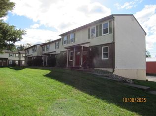 140 E Spruce St #Q, Selinsgrove, PA 17870