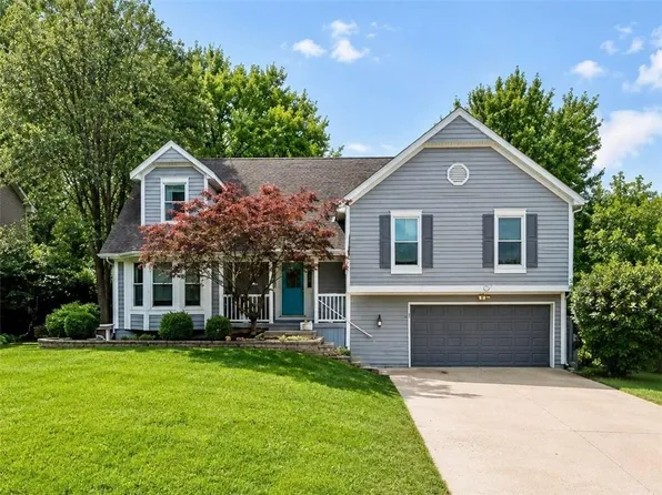 947 E Oakview St, Olathe, KS 66061