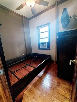 Rented by Bond New York | media 19