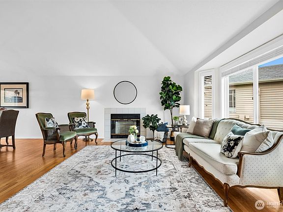 4th image of 10919 53rd Avenue W