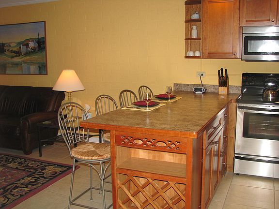 4th image of 2106 Kanawha Blvd E APT 505
