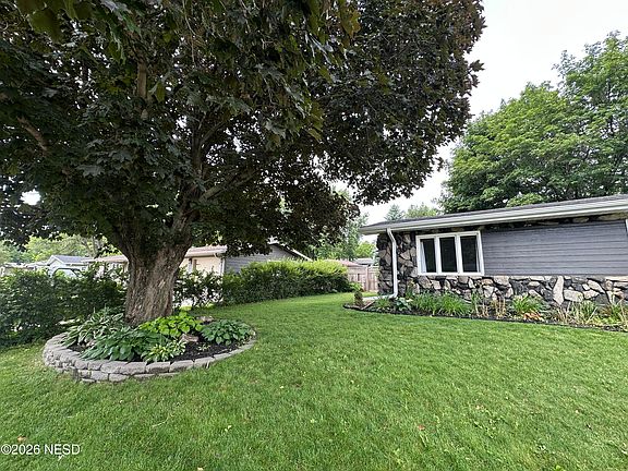 2nd image of 1333 Mayfair Dr