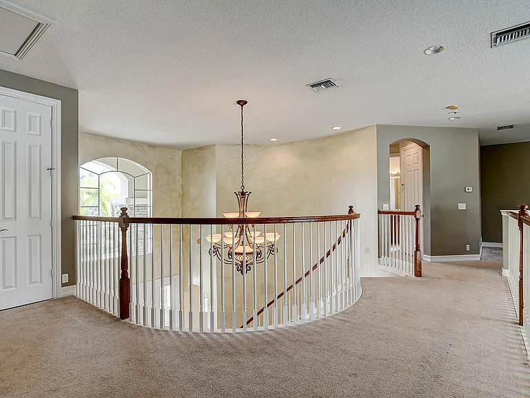 670 Edgebrook Ln — Photo 29