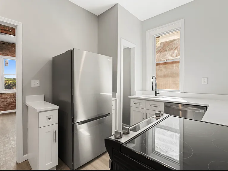 928 Morningside Ave — Photo 6