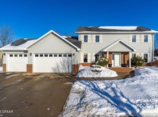 2396 44th Ave S, Grand Forks, ND 58201