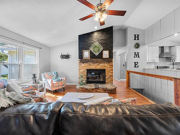 3rd image of 9845 W Vista Dr