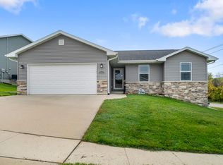 800 Marisa Rdg, Dubuque, IA 52001