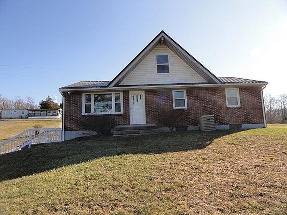 2nd image of 2552 Wintergreen Dr