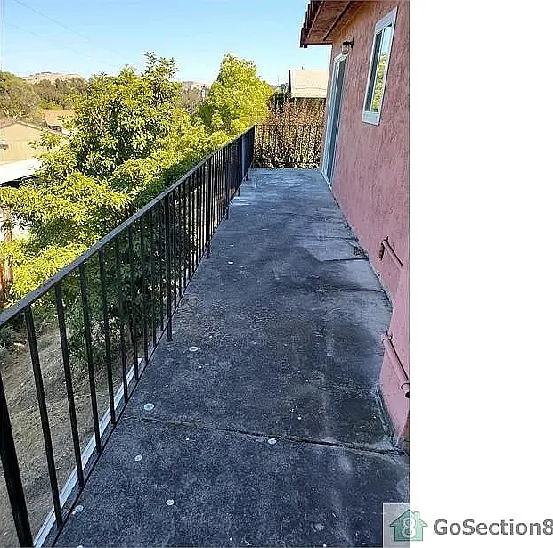 2 bed, 800 sqft, $1,775 — Photo 2