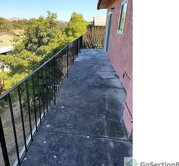 1528 Valle Vista Ave #28 — Photo 2