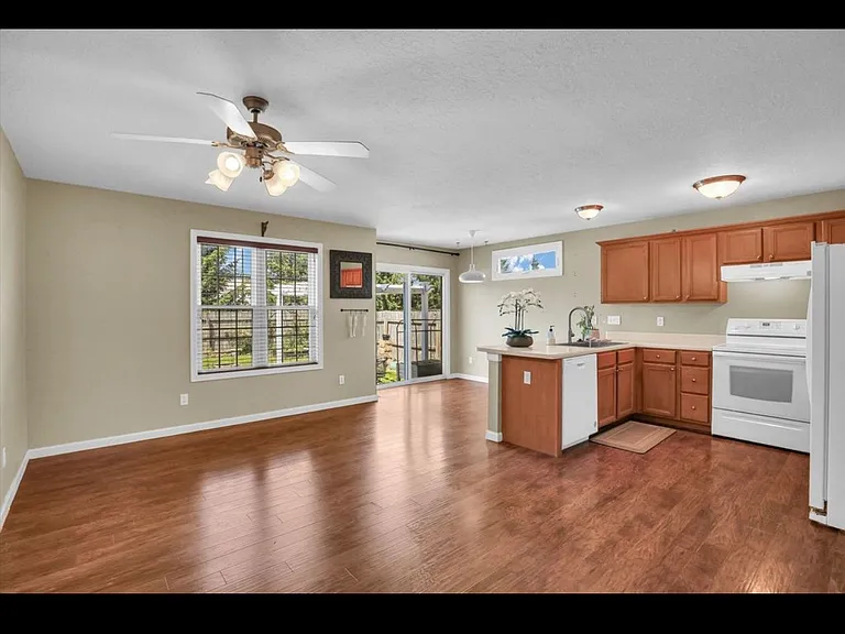 Summer Sage Ct — Photo 2