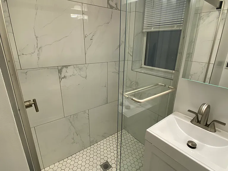 102 Queensberry St #12 — Photo 15