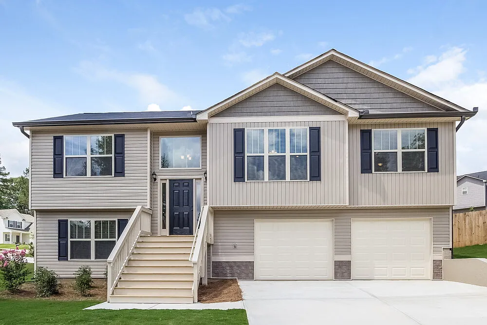 5 bed, 3.0 bath, 2070 sqft, $2,225 — Photo 1