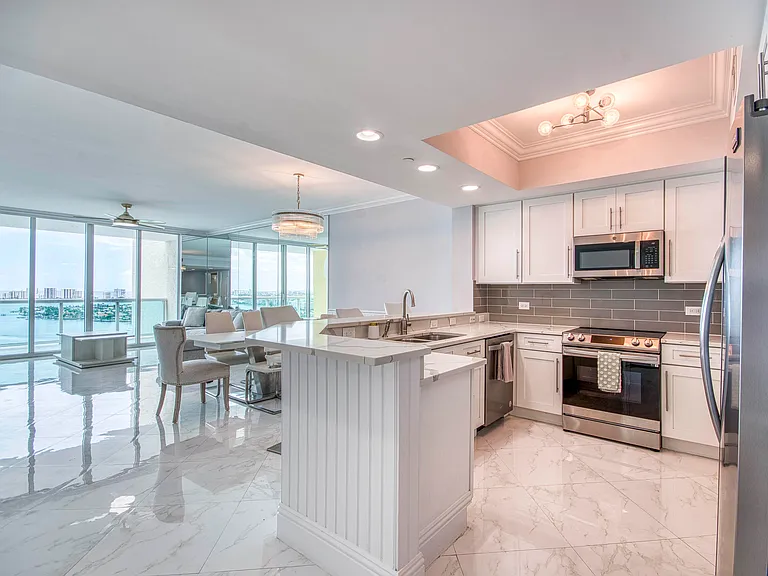 2650 Lake Shore Dr #2303 — Photo 3
