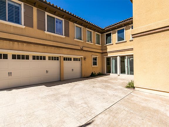 3rd image of 2713 Cyrano St