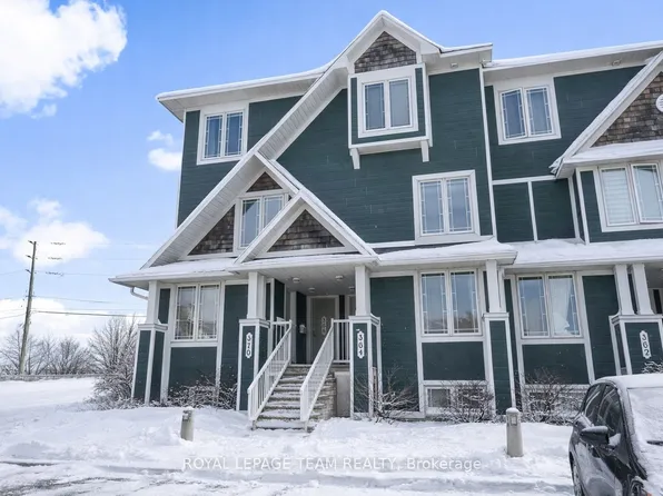 368 Crownridge Dr, Ottawa, ON K2M 3A4