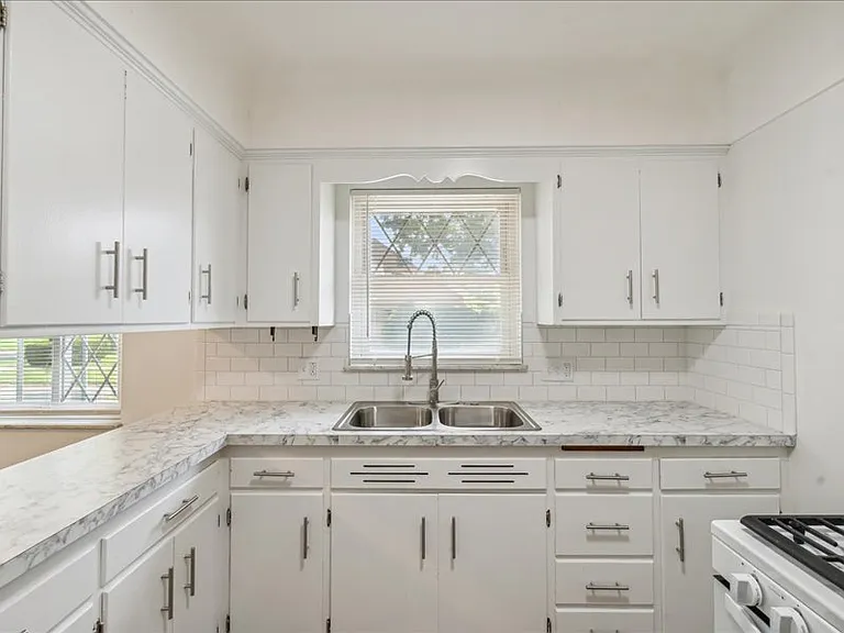3301 Mulberry St — Photo 14
