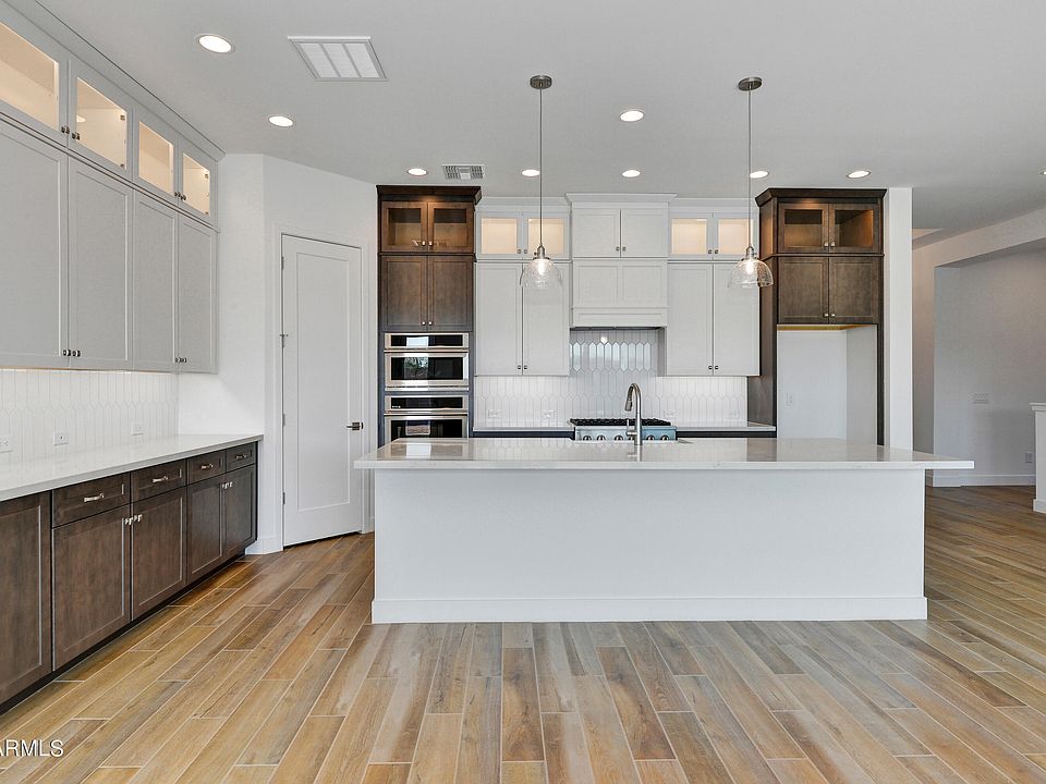1st image of 21409 W MARIPOSA Street