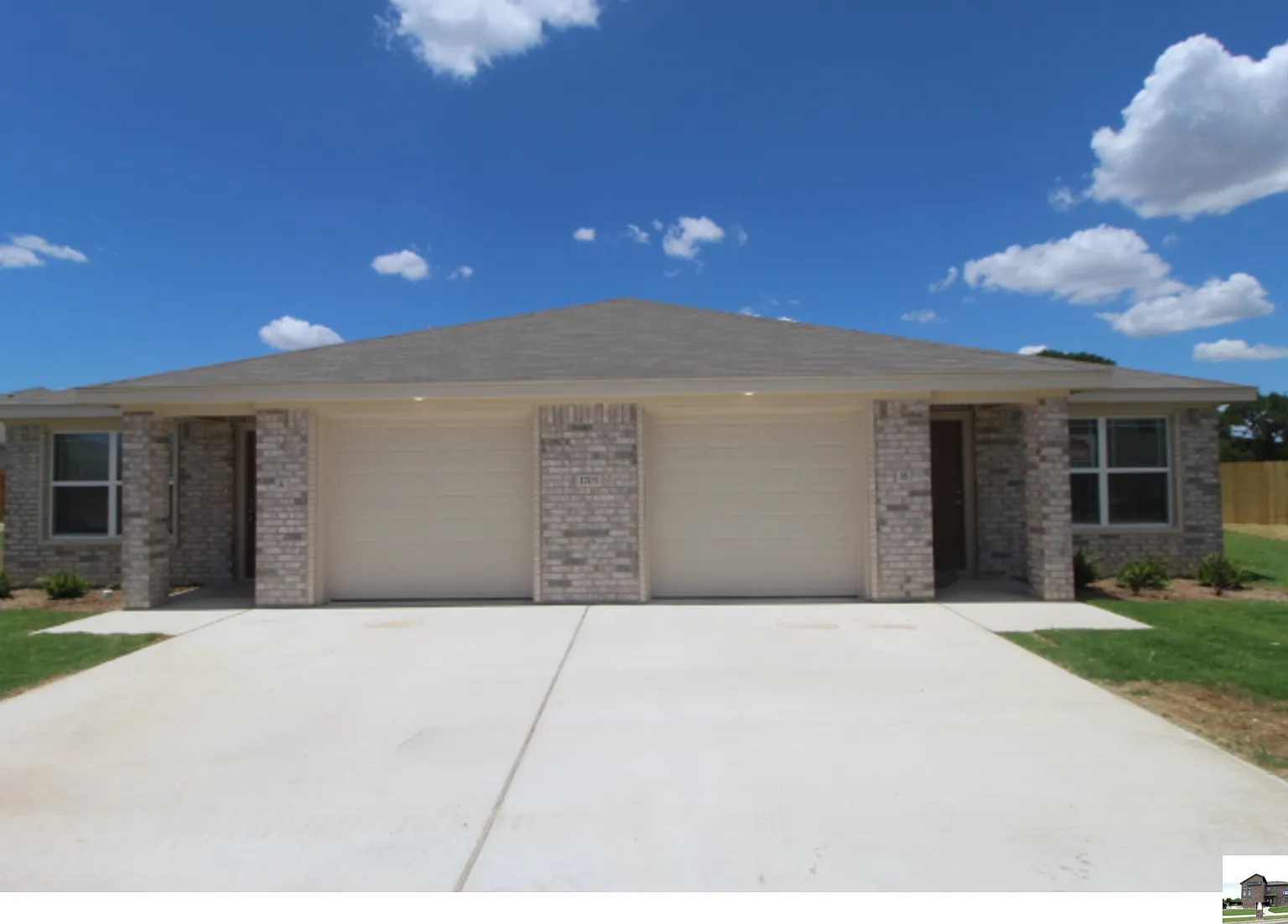 3 bed, 2.0 bath, 1250 sqft, $1,225 — Photo 1
