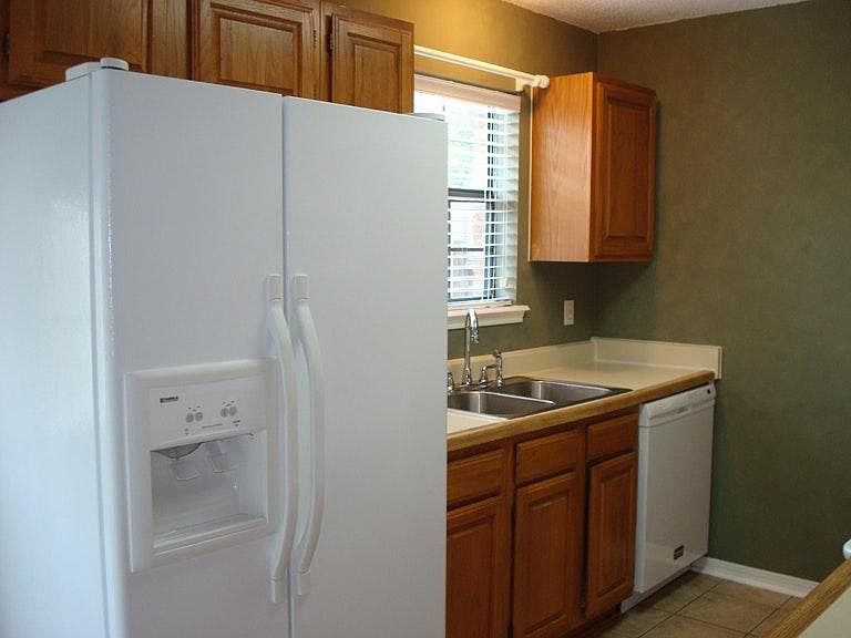1st image of 100 Winchester Dr APT 706