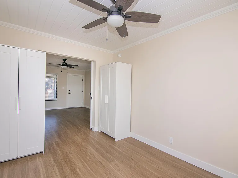 511 E Mariposa St #4 — Photo 11