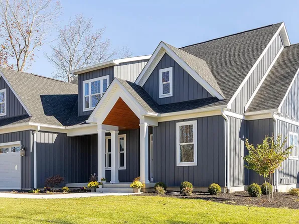 125 Lake Holiday Rd, Cross Junction, VA 22625
