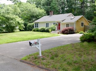 39 Brook Bend Rd, Hanover, MA 02339