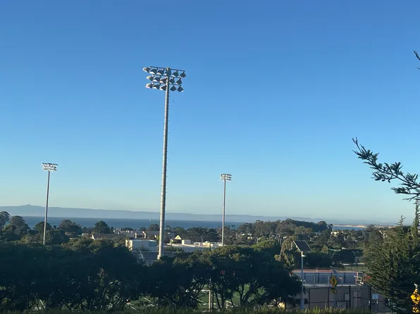 500 Glenwood Cir APT 122, Monterey, CA 93940
