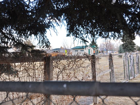 Backyard to green belt park