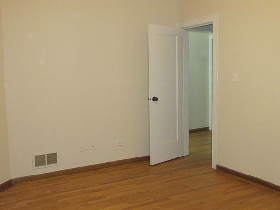 4th image of 9422 S Laflin St #1N