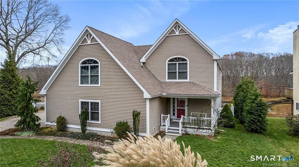 3 bed, 4.5 bath, 2580 sqft, $4,000 — Photo 1