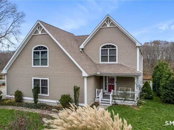 33 Marshfield Rd, Niantic, CT 06357