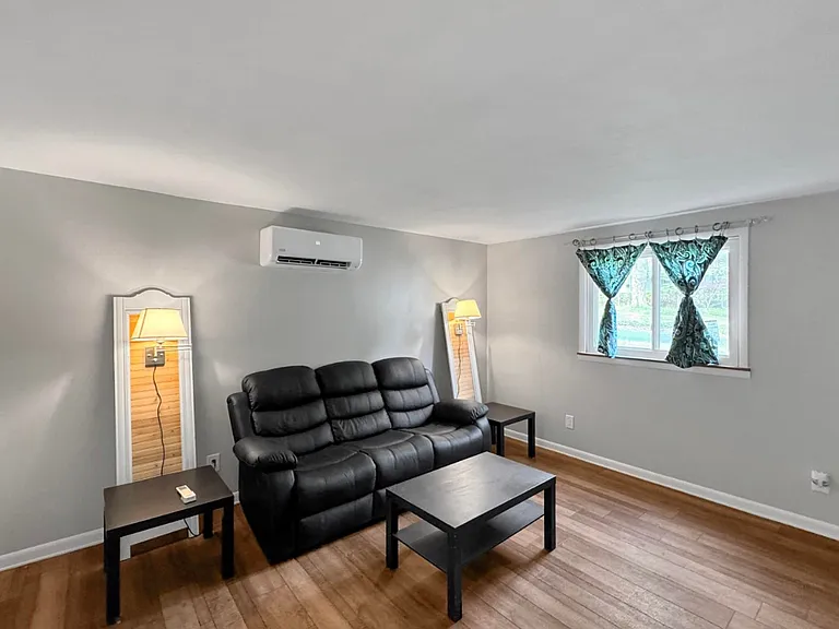 205 S Bryan Ave — Photo 6