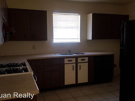 5th image of 2112 E 11th St