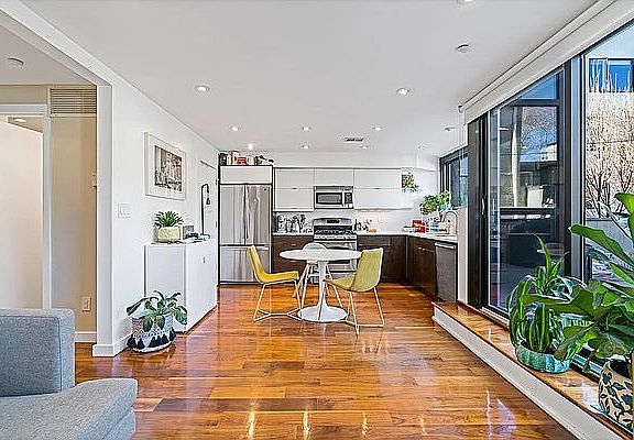 3rd image of 398 Bond St #2