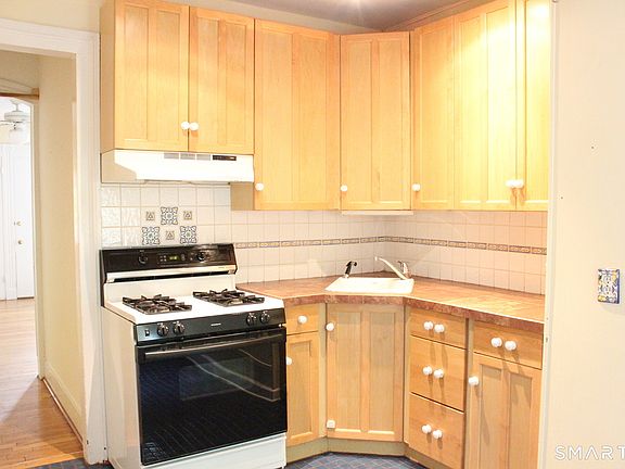 4th image of 28 Cottage St #1
