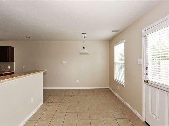 3rd image of 3518 Maris Way