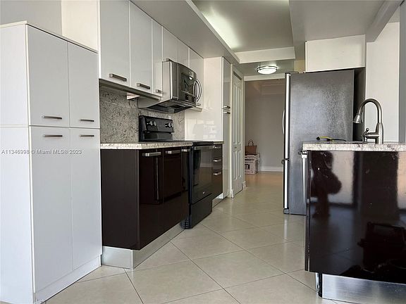5th image of 290 174th St APT 1910