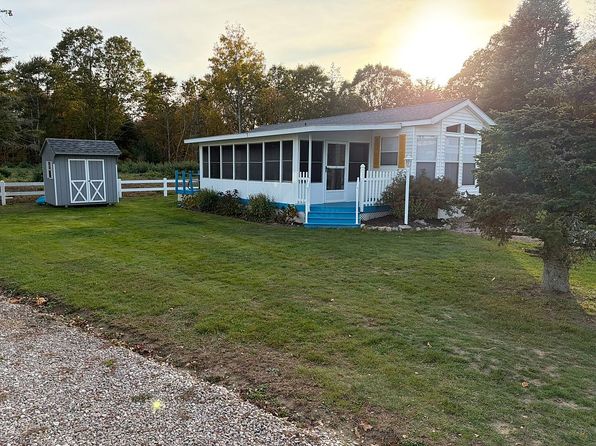 118 Dunns Corner Rd #114