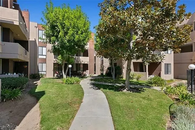 7826 Topanga Canyon Blvd #309 — Photo 19