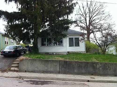 352 Bassett Ave Photo 1