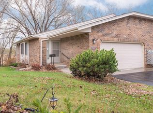 17417 Saddlewood Ln, Minnetonka, MN 55345