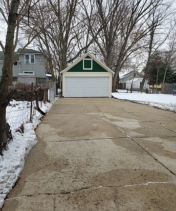 2nd image of 663 W Galena Blvd